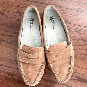 White mountain suede loafers.